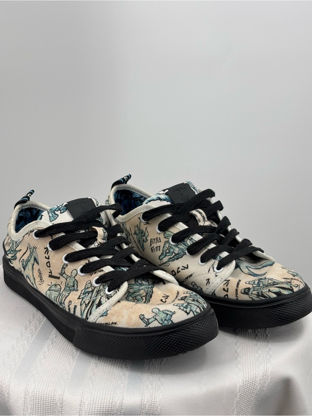 Toms x Star Wars Canvas Sneakers Women’s Size 7
